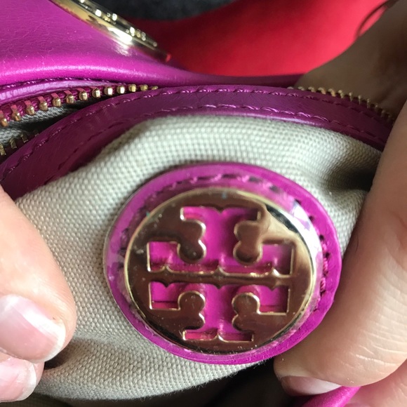 Tory Burch hand bag. - Picture 4 of 4